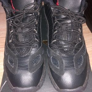 Jordan Retro 11 LOW BG Grade School Size 7